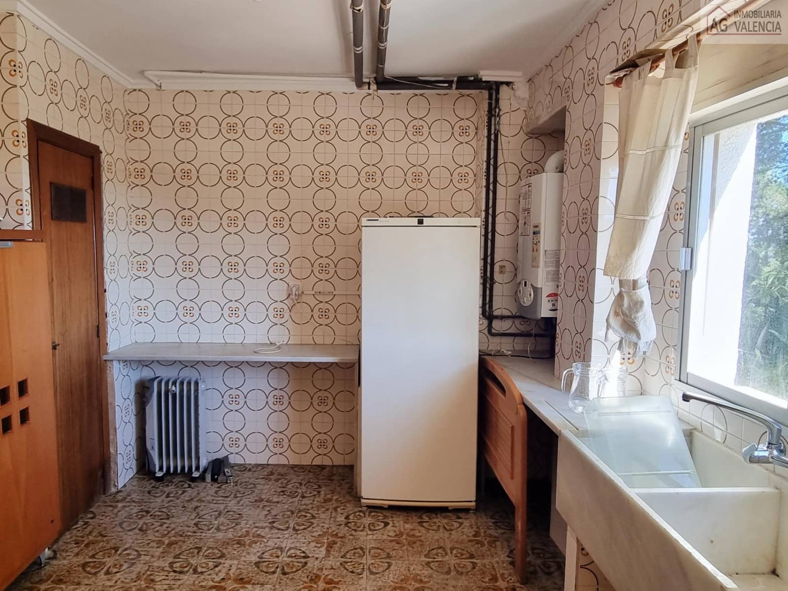 7 soverom Villa til salgs i Chiva med svømmebasseng garasje - € 550 000 (Ref: 9378509)