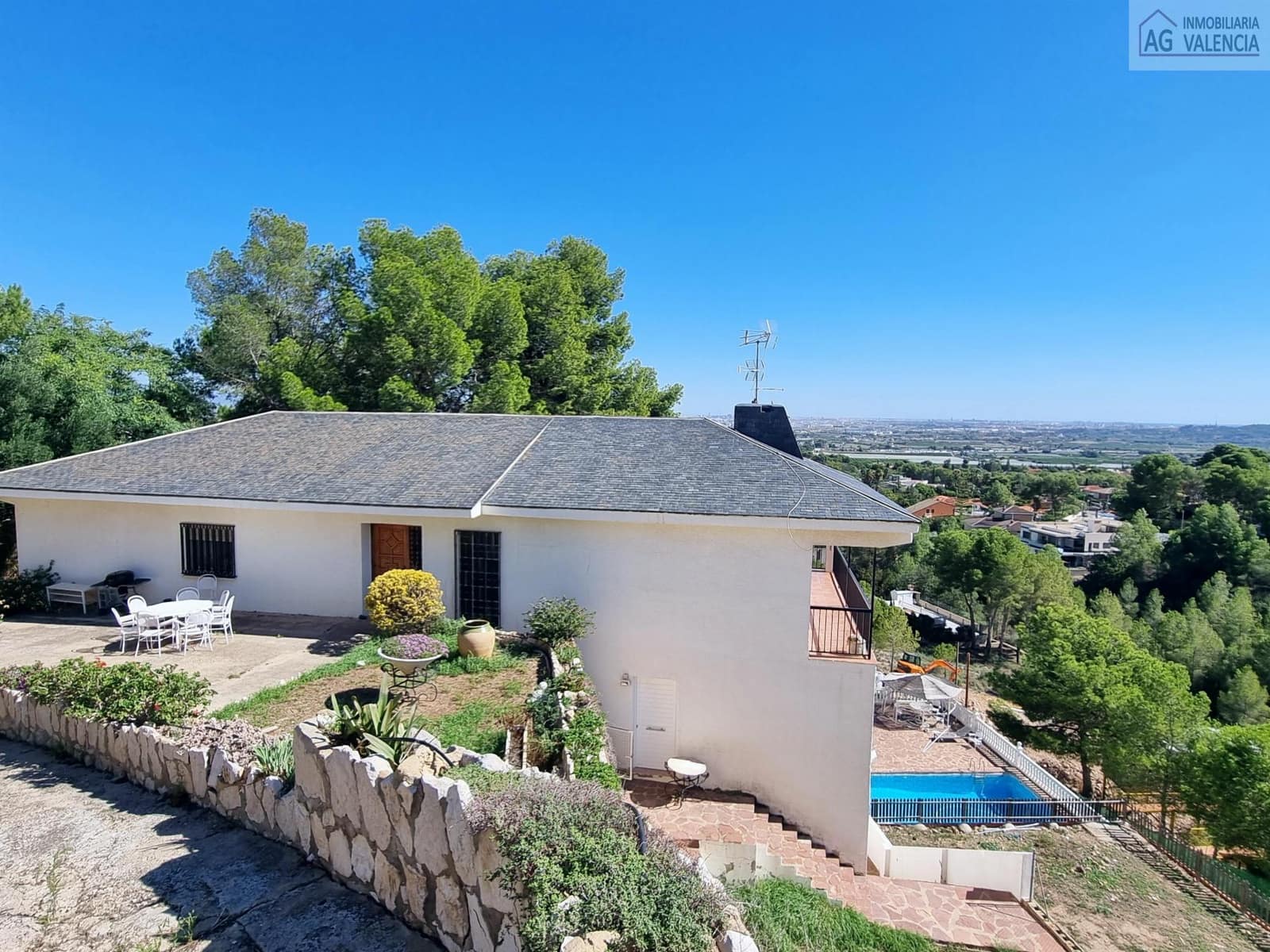 7 soverom Villa til salgs i Chiva med svømmebasseng garasje - € 550 000 (Ref: 9378509)