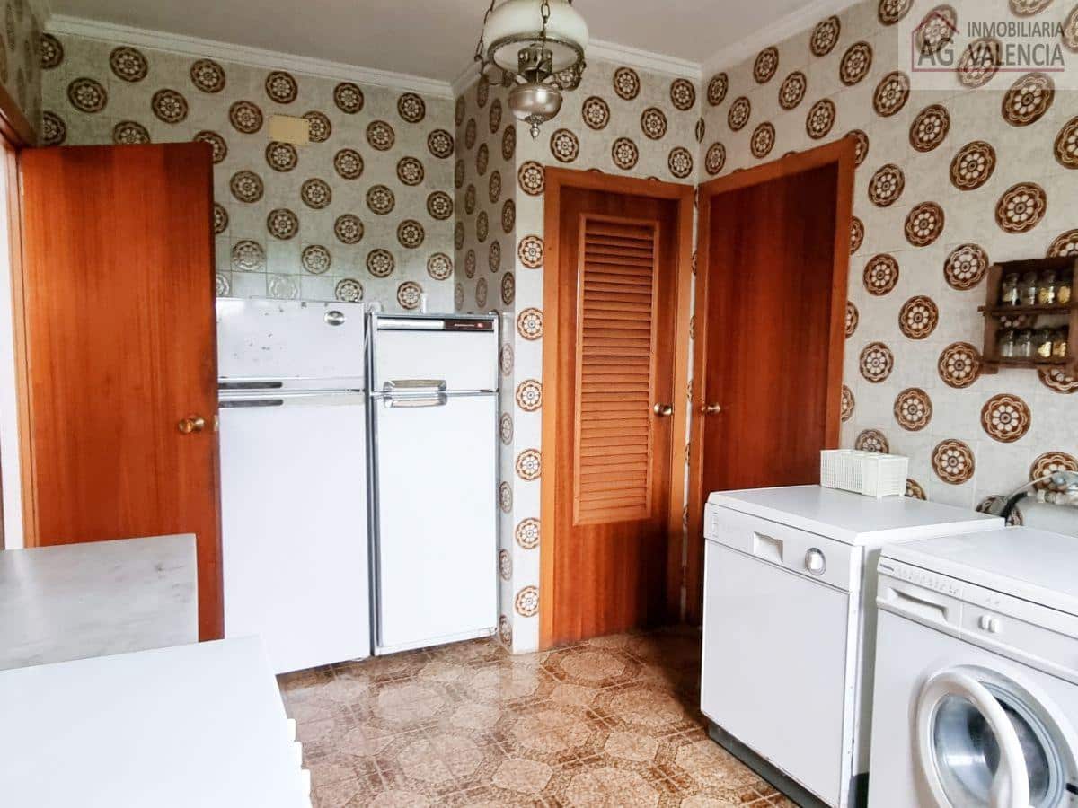 6 bedroom Villa for sale in Torrent with pool garage - € 399,000 (Ref: 9378512)