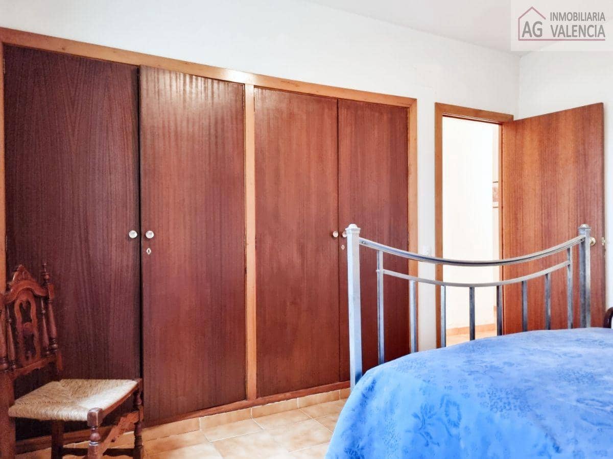 6 bedroom Villa for sale in Torrent with pool garage - € 399,000 (Ref: 9378512)