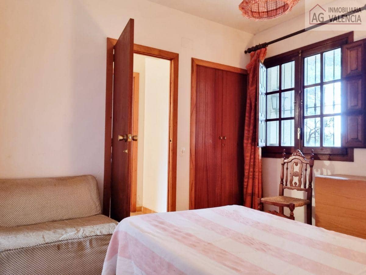 6 bedroom Villa for sale in Torrent with pool garage - € 399,000 (Ref: 9378512)