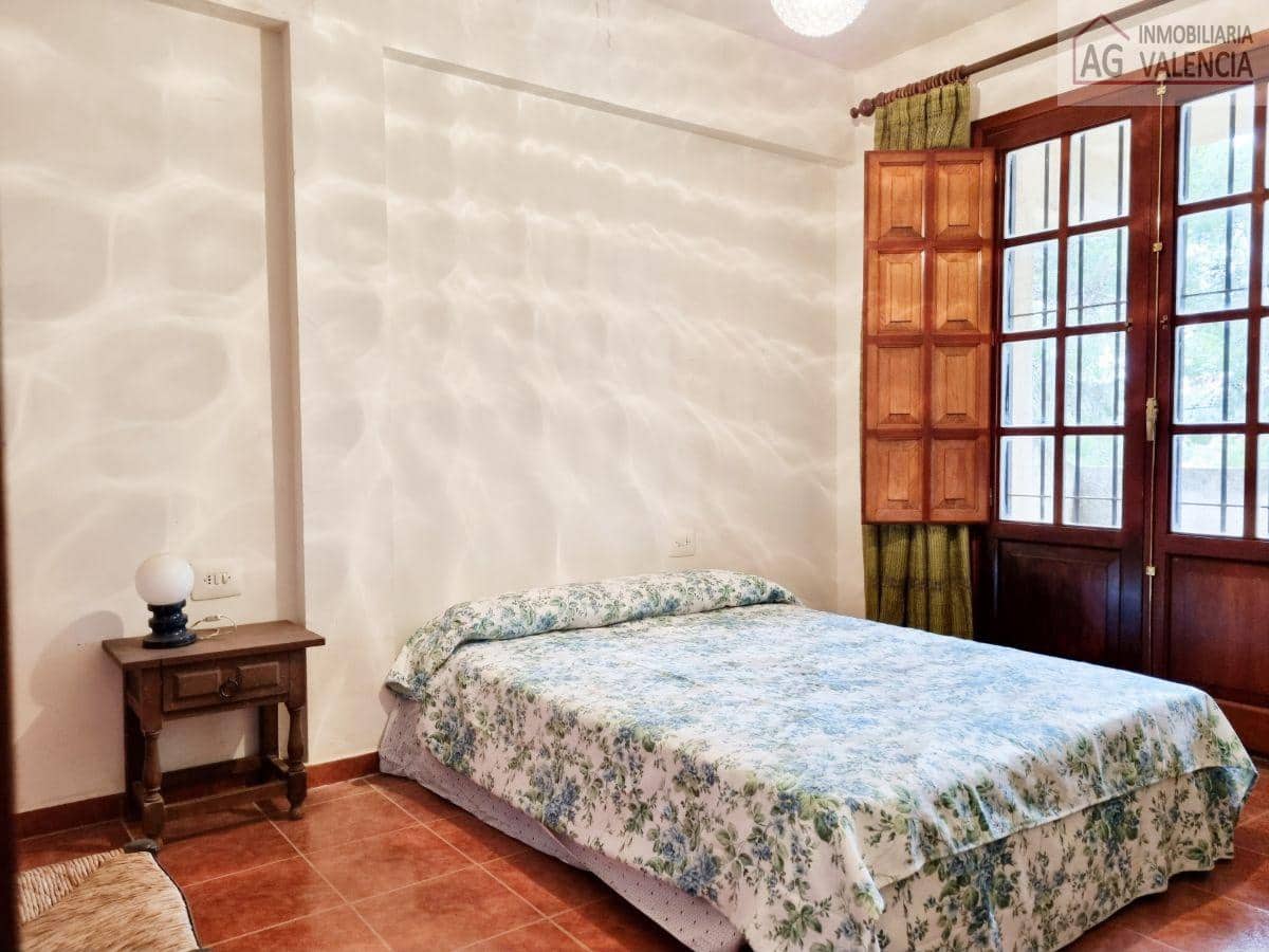 6 bedroom Villa for sale in Torrent with pool garage - € 399,000 (Ref: 9378512)