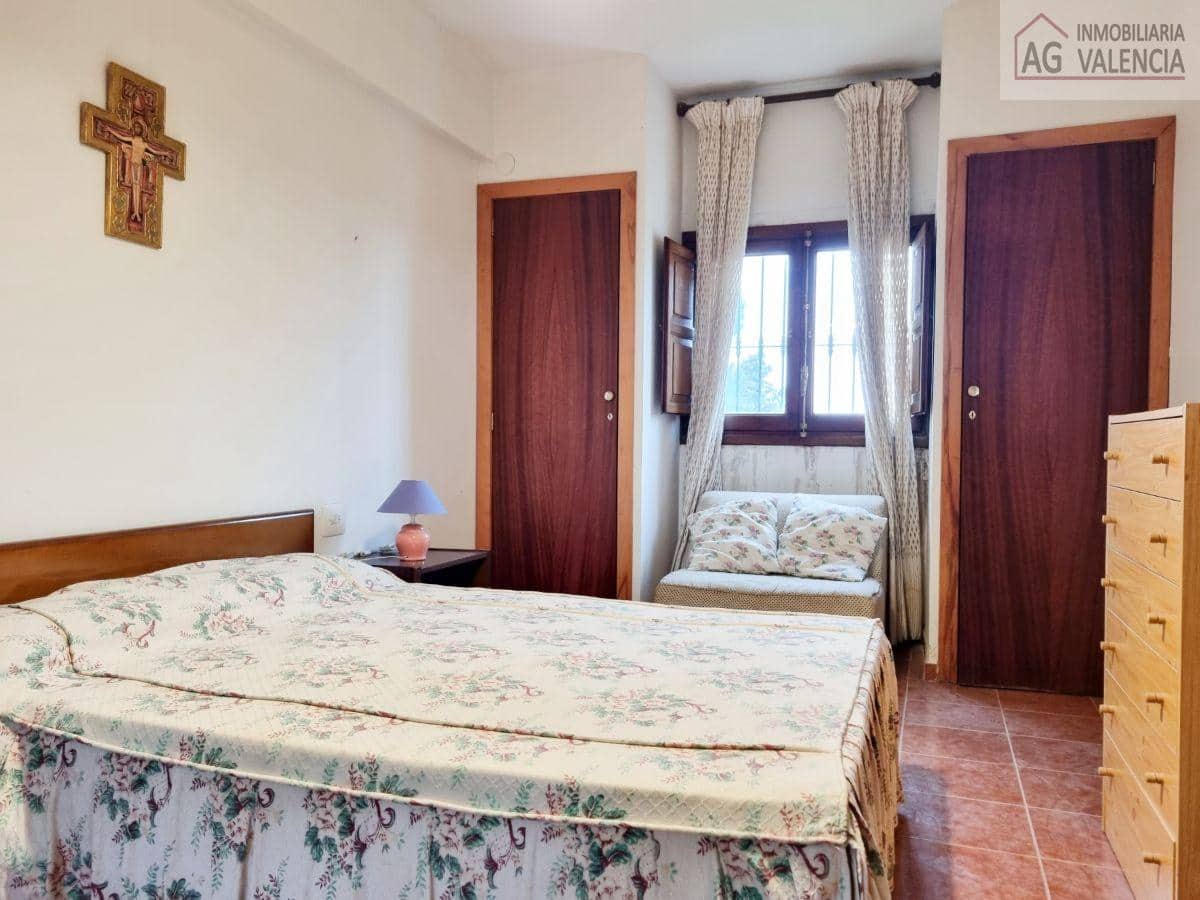 6 bedroom Villa for sale in Torrent with pool garage - € 399,000 (Ref: 9378512)