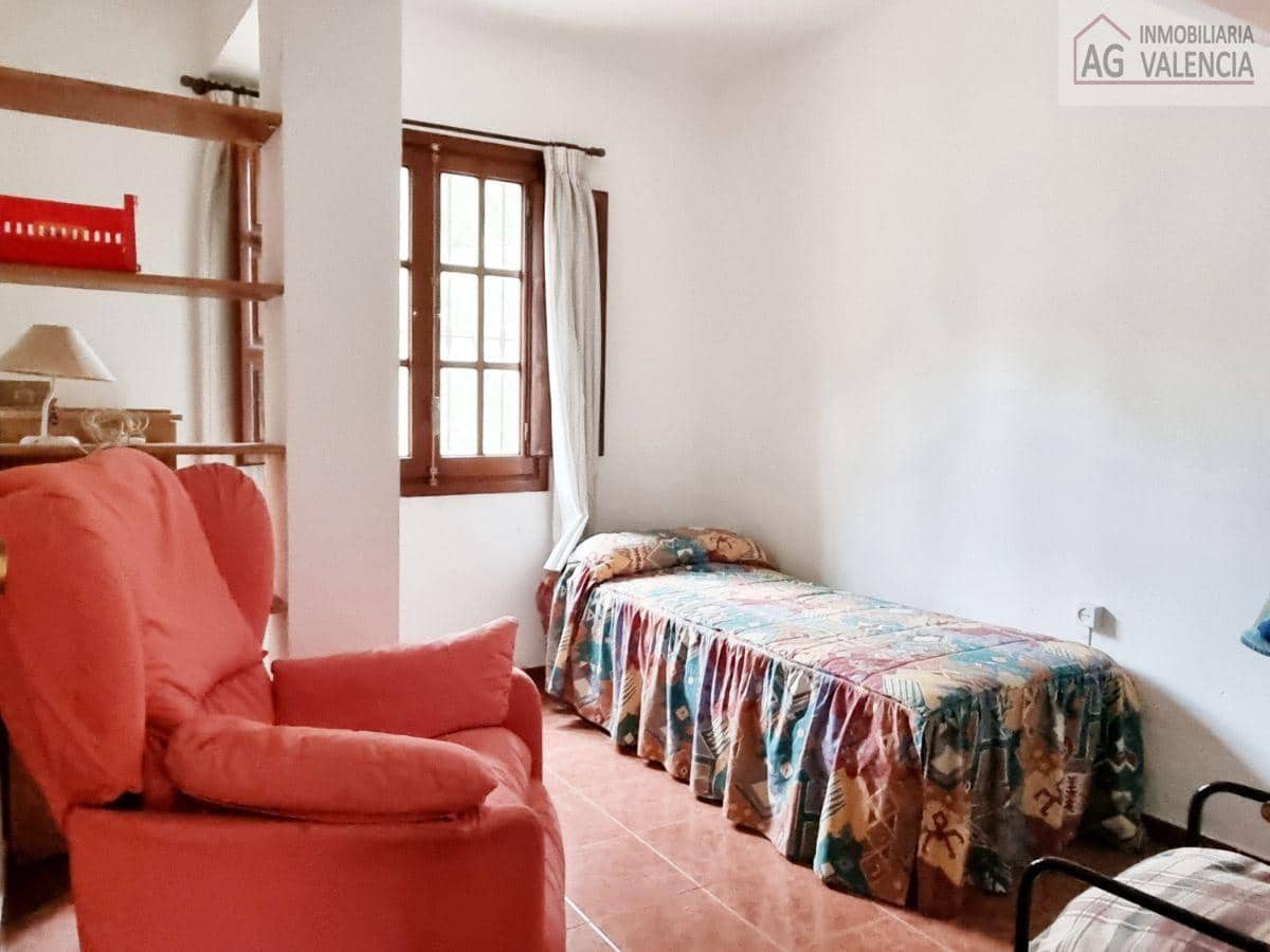 6 bedroom Villa for sale in Torrent with pool garage - € 399,000 (Ref: 9378512)