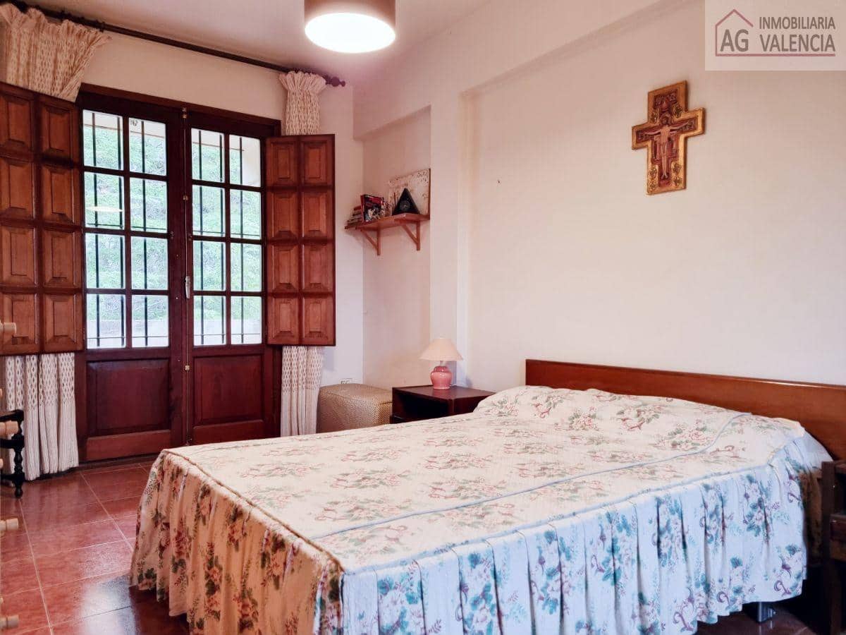 6 bedroom Villa for sale in Torrent with pool garage - € 399,000 (Ref: 9378512)