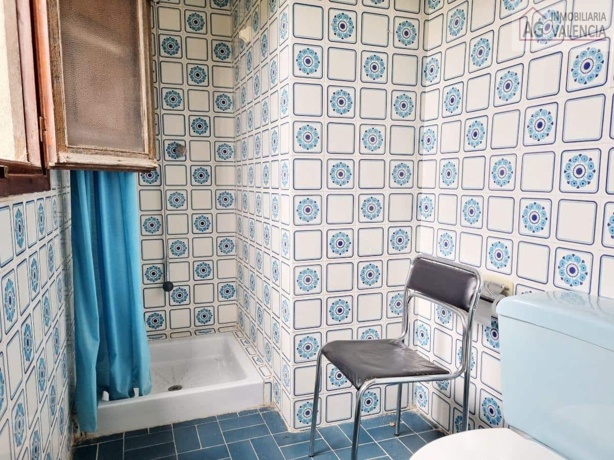 6 bedroom Villa for sale in Torrent with pool garage - € 399,000 (Ref: 9378512)