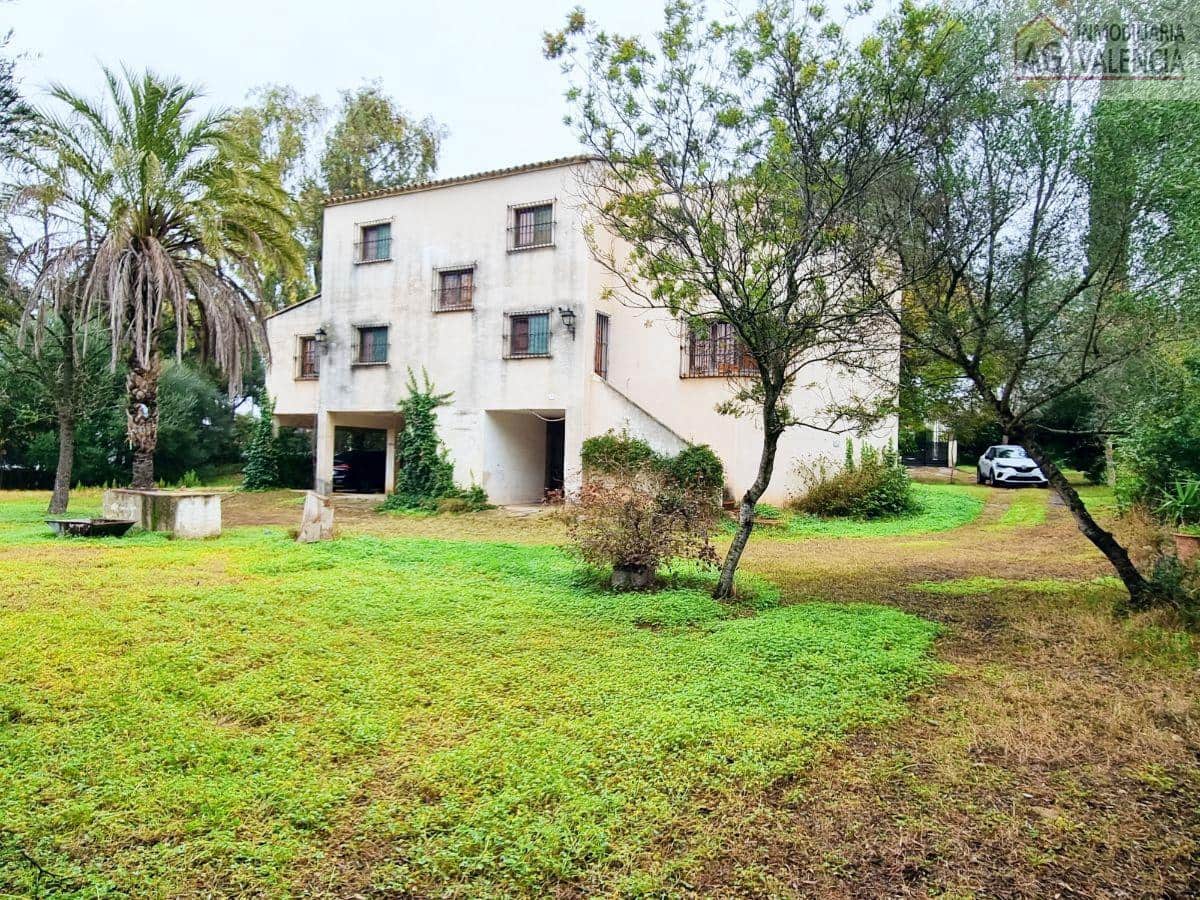 6 bedroom Villa for sale in Torrent with pool garage - € 399,000 (Ref: 9378512)