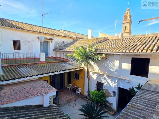 6 bedroom Townhouse for sale in Bonrepòs i Mirambell with garage - € 620,000 (Ref: 9403181)