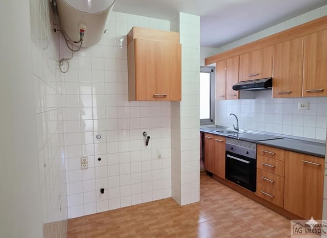 3 bedroom Flat for sale in Torrefiel, Valencia city - € 358,000 (Ref: 9413238)