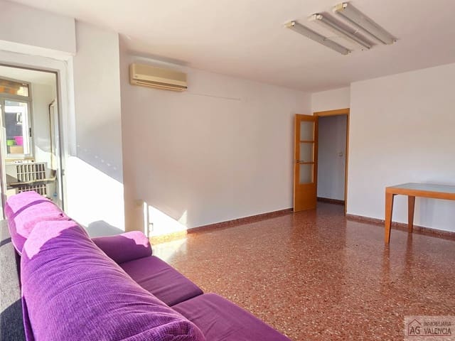 3 bedroom Flat for sale in Torrefiel, Valencia city - € 358,000 (Ref: 9413238)