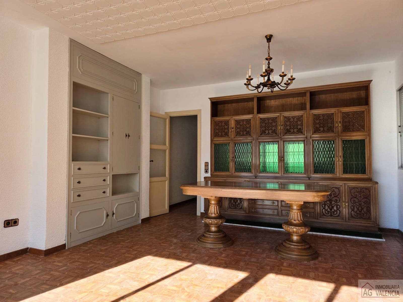 3 bedroom Flat for rent in Valencia city - € 1,350 (Ref: 9425418)