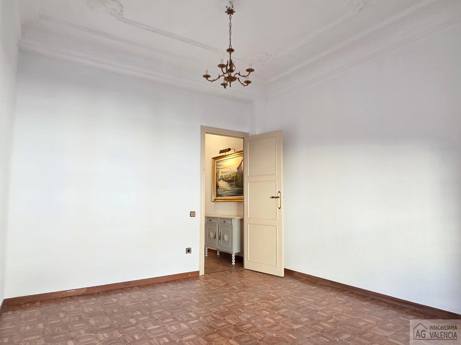 3 bedroom Flat for rent in Valencia city - € 1,350 (Ref: 9425418)