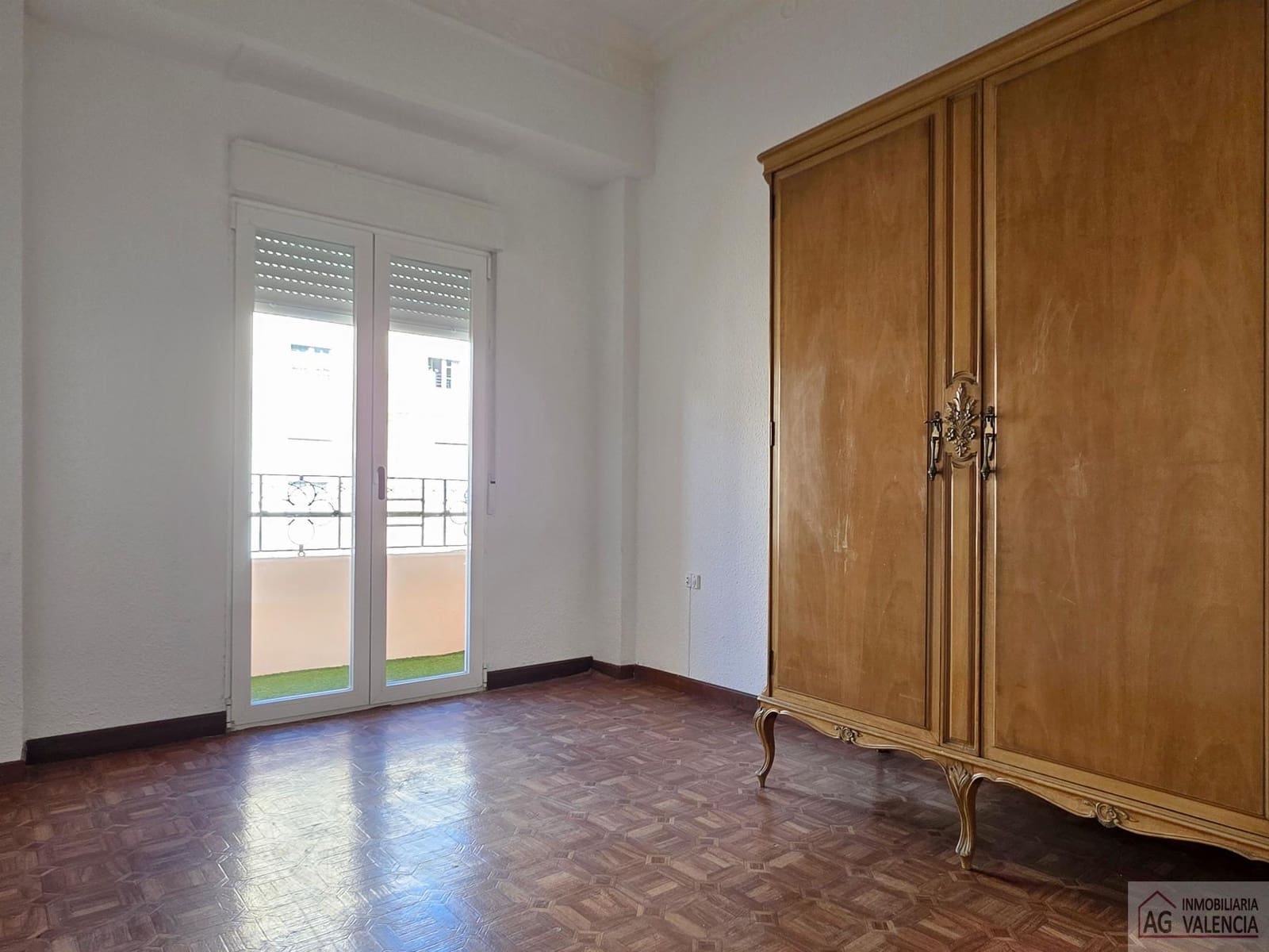 3 bedroom Flat for rent in Valencia city - € 1,350 (Ref: 9425418)