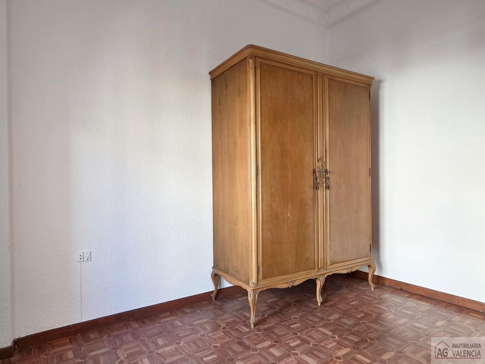 3 bedroom Flat for rent in Valencia city - € 1,350 (Ref: 9425418)