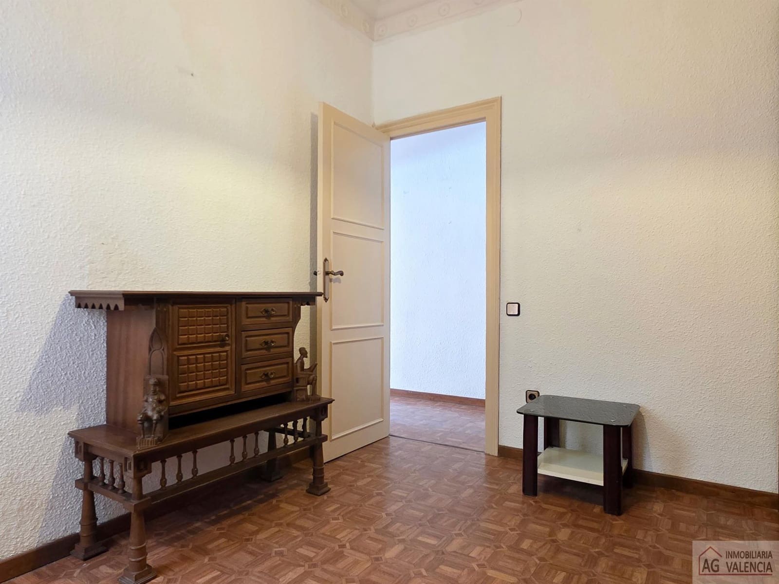 3 bedroom Flat for rent in Valencia city - € 1,350 (Ref: 9425418)