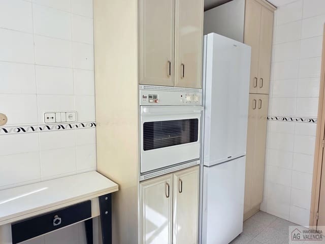 3 bedroom Flat for rent in La Petxina, Valencia city - € 1,350 (Ref: 9425418)