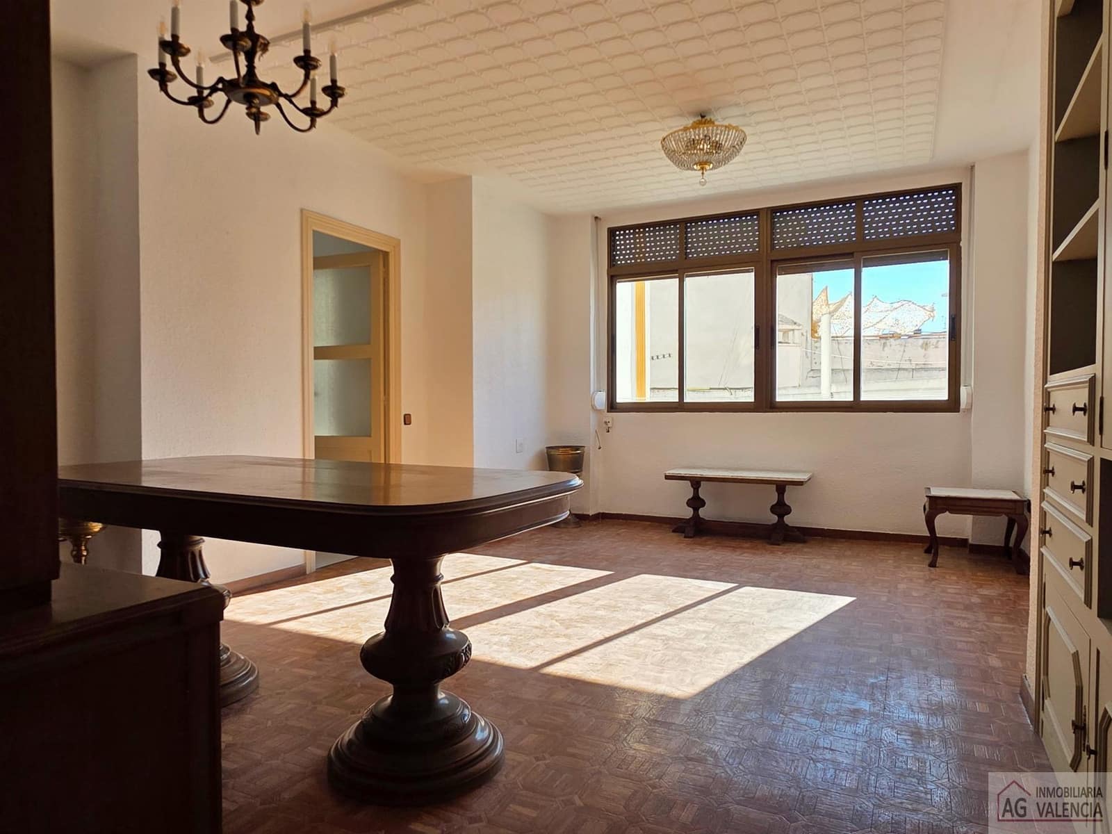 3 bedroom Flat for rent in Valencia city - € 1,350 (Ref: 9425418)