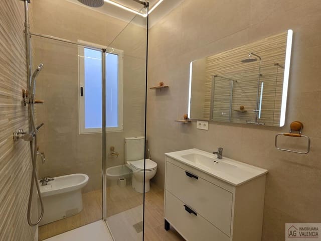 3 bedroom Flat for rent in La Petxina, Valencia city - € 1,350 (Ref: 9425418)