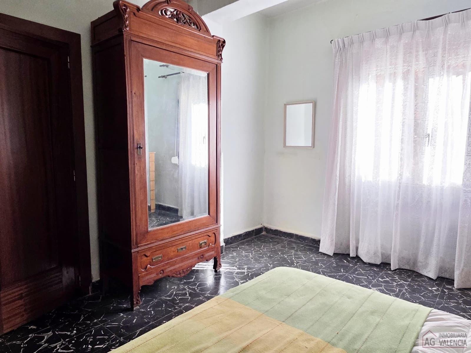 4 slaapkamer Flat te koop in Valencia stad - € 345.000 (Ref: 9511216)