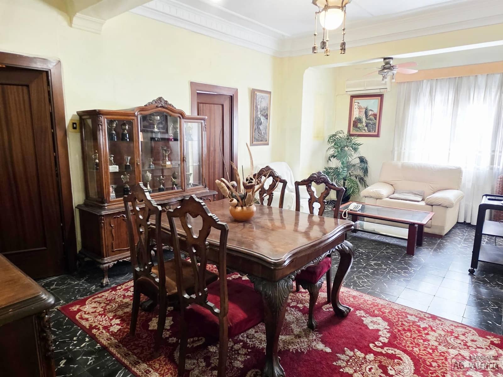 4 slaapkamer Flat te koop in Valencia stad - € 345.000 (Ref: 9511216)