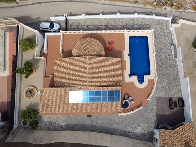 4 slaapkamer Villa te koop in Oltamar - Cucarres, Calpe / Calp met zwembad garage - € 690.000 (Ref: 10011075)