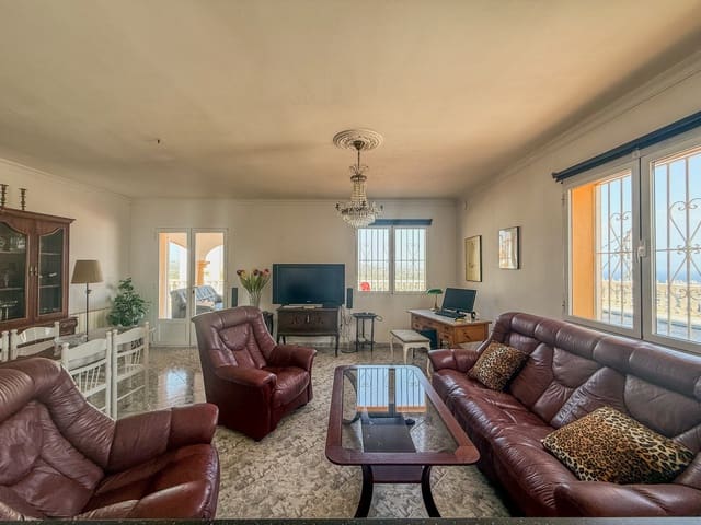 4 slaapkamer Villa te koop in Oltamar - Cucarres, Calpe / Calp met zwembad garage - € 690.000 (Ref: 10011075)