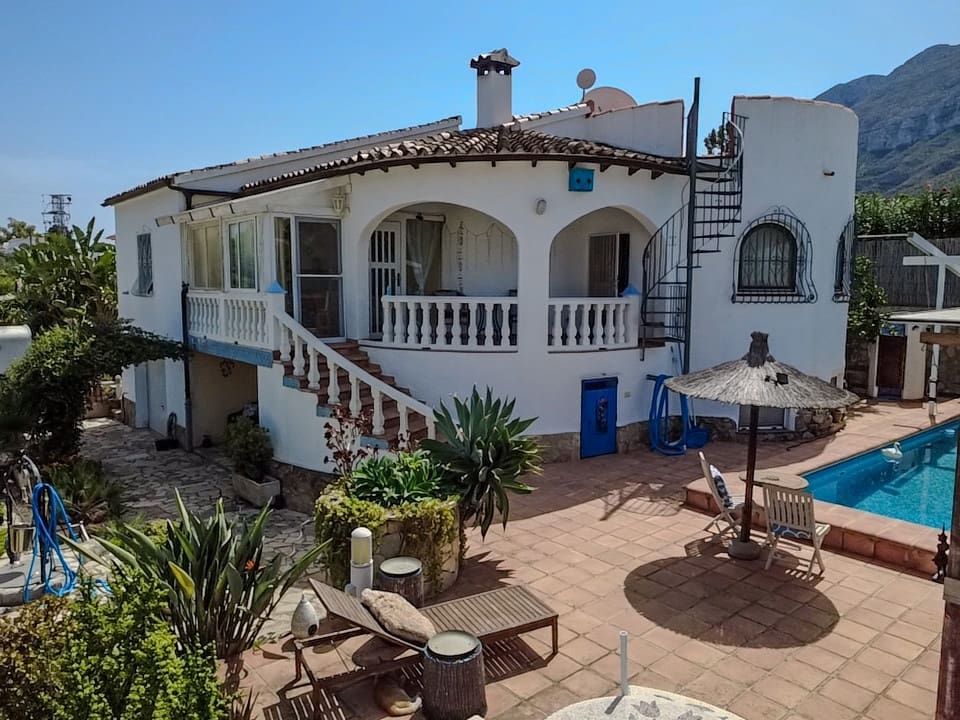 3 bedroom Villa for sale in Denia with pool garage - € 595,000 (Ref: 10034986)