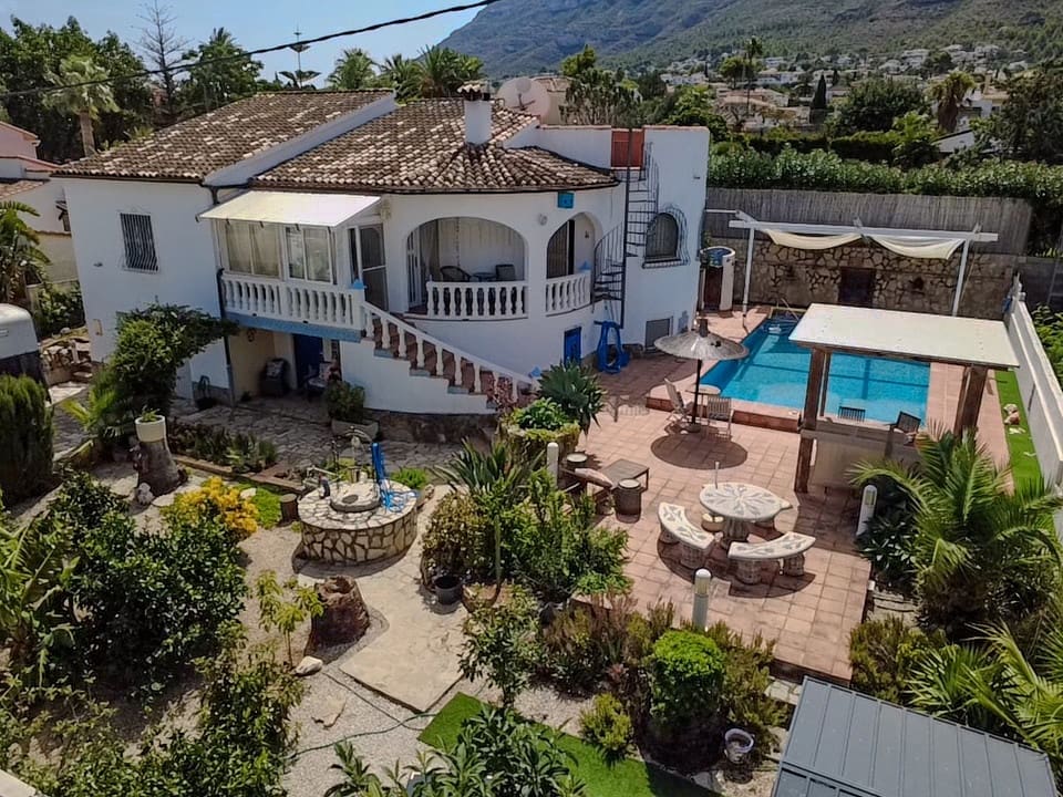 3 bedroom Villa for sale in Denia with pool garage - € 595,000 (Ref: 10034986)