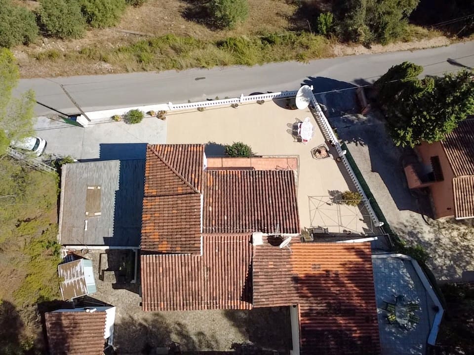 5 bedroom Villa for sale in Parcent with garage - € 360,000 (Ref: 10042623)