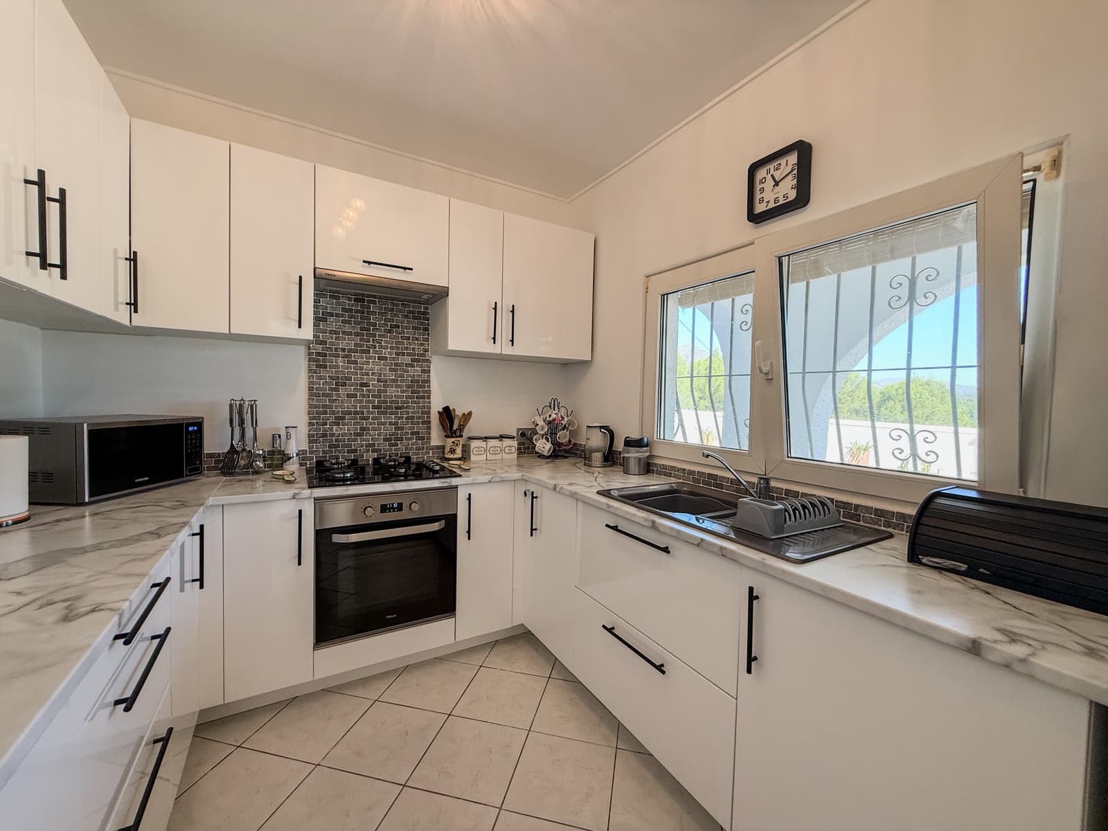 5 bedroom Villa for sale in Parcent with garage - € 360,000 (Ref: 10042623)