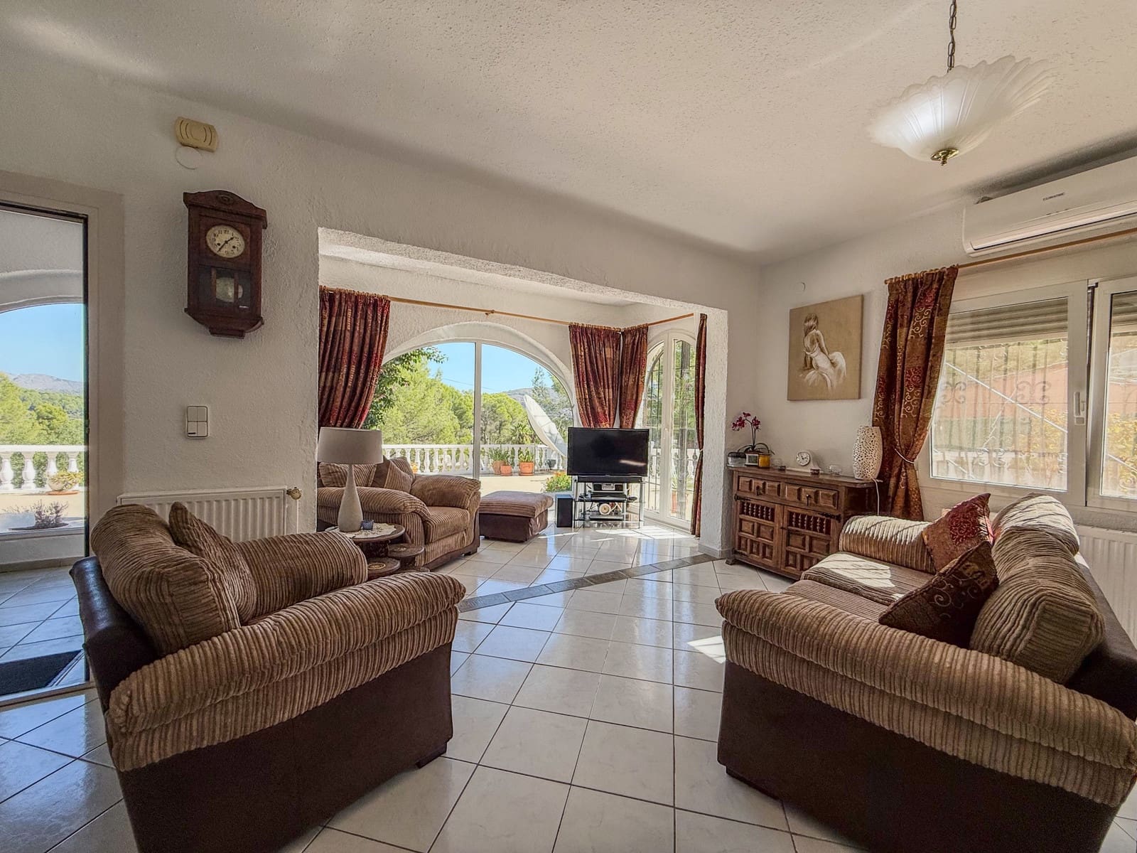 5 bedroom Villa for sale in Parcent with garage - € 360,000 (Ref: 10042623)