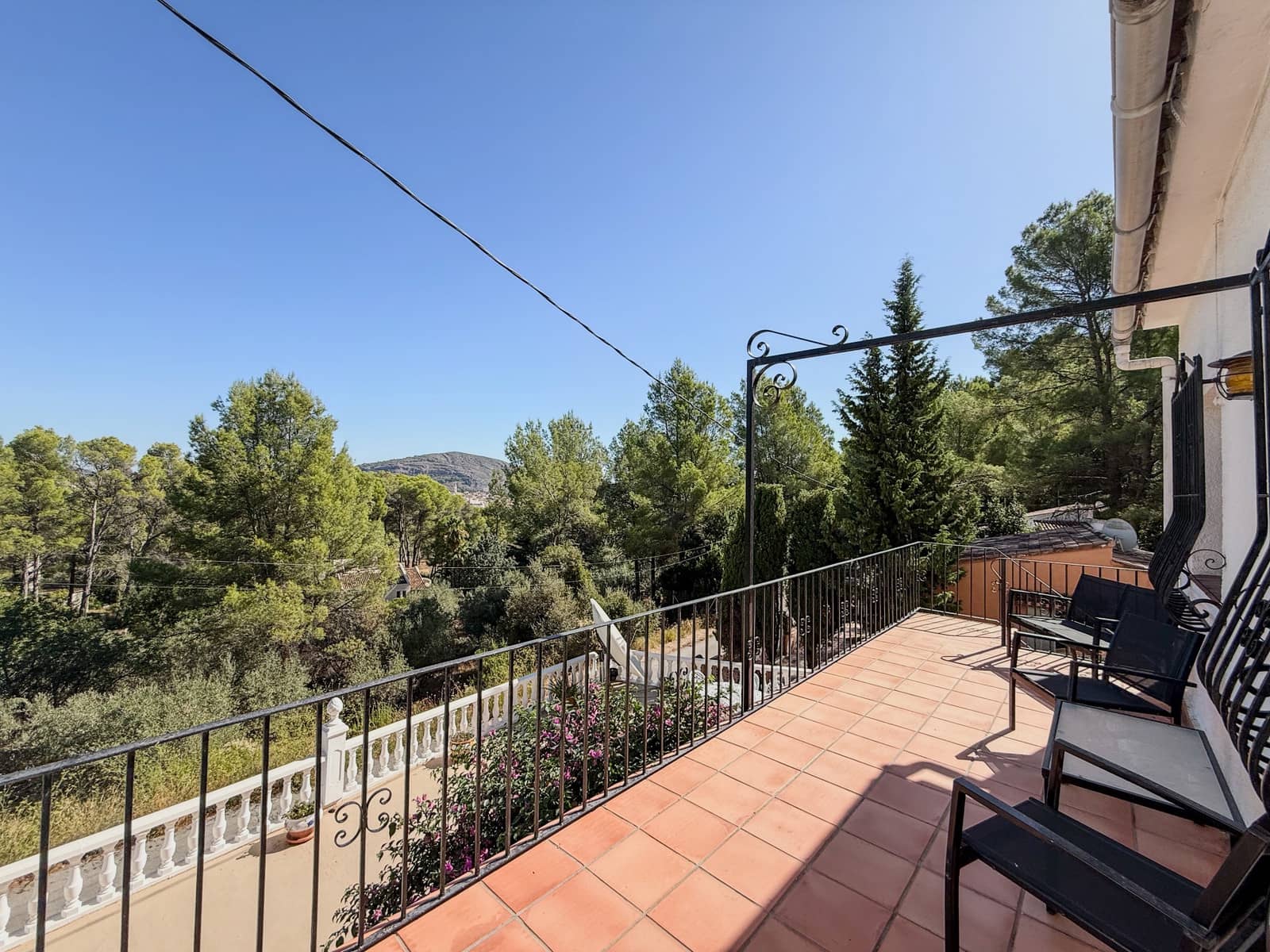 5 bedroom Villa for sale in Parcent with garage - € 360,000 (Ref: 10042623)