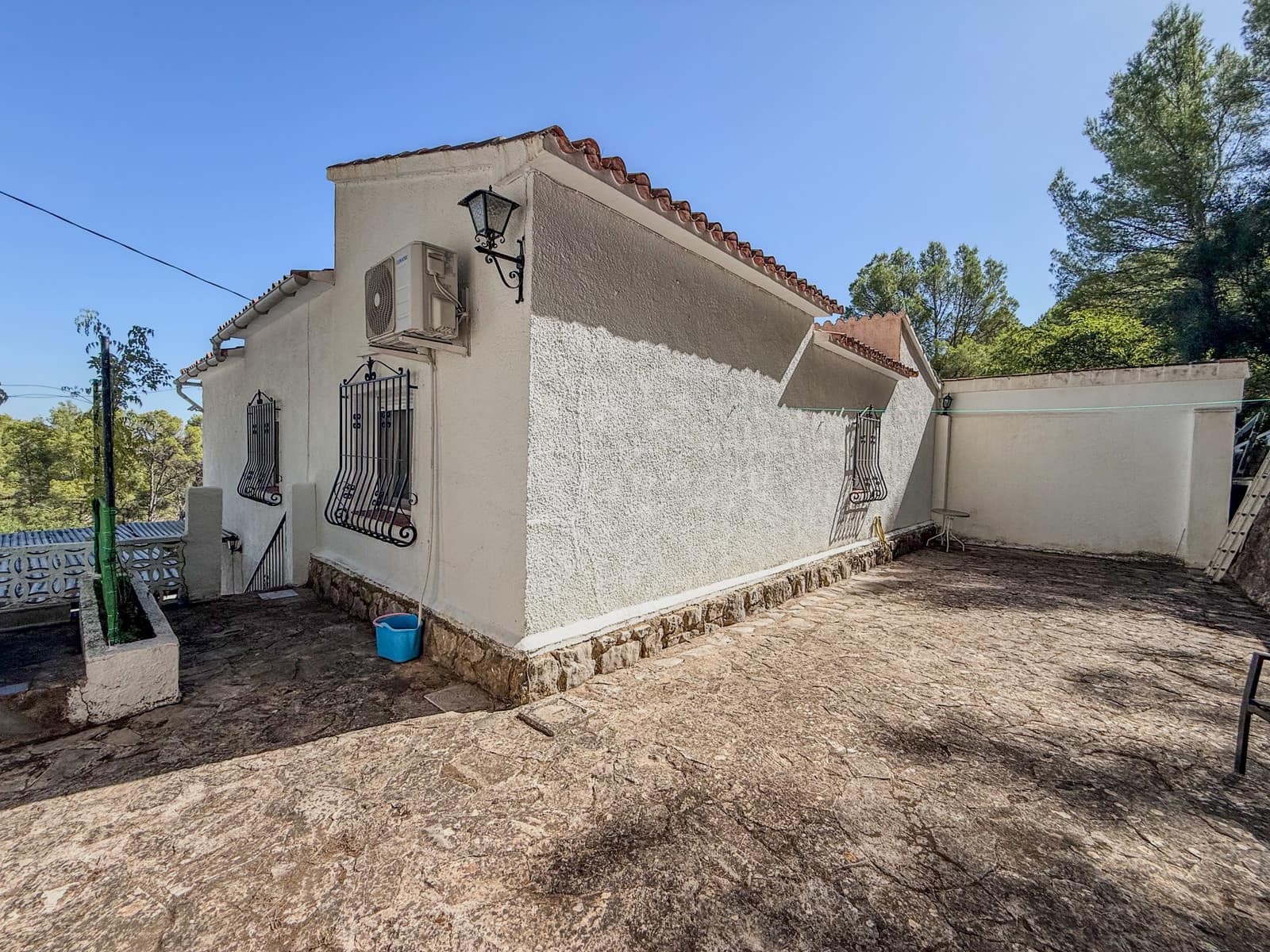 5 bedroom Villa for sale in Parcent with garage - € 360,000 (Ref: 10042623)