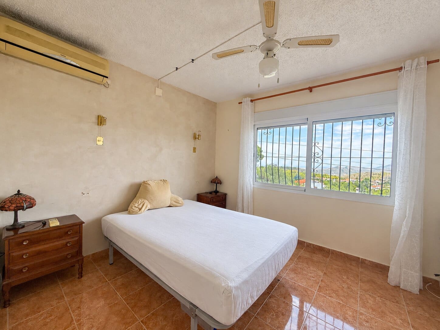 Chalet de 3 habitaciones en Benidoleig en venta con piscina garaje - 328.000 € (Ref: 10080526)