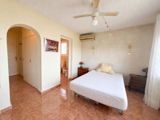 Chalet de 3 habitaciones en Benidoleig en venta con piscina garaje - 328.000 € (Ref: 10080526)