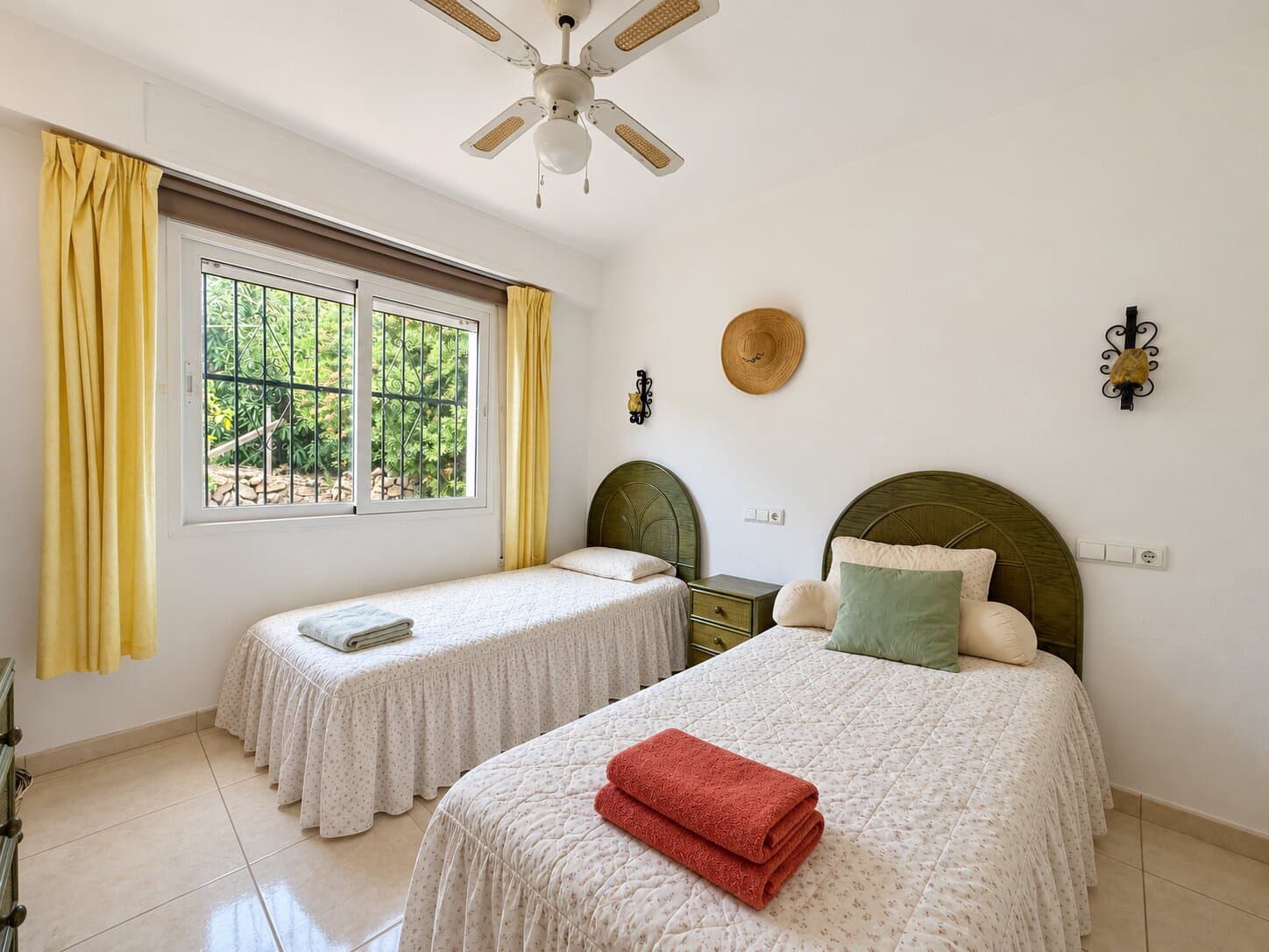 Chalet de 3 habitaciones en Benidoleig en venta con piscina garaje - 328.000 € (Ref: 10080526)