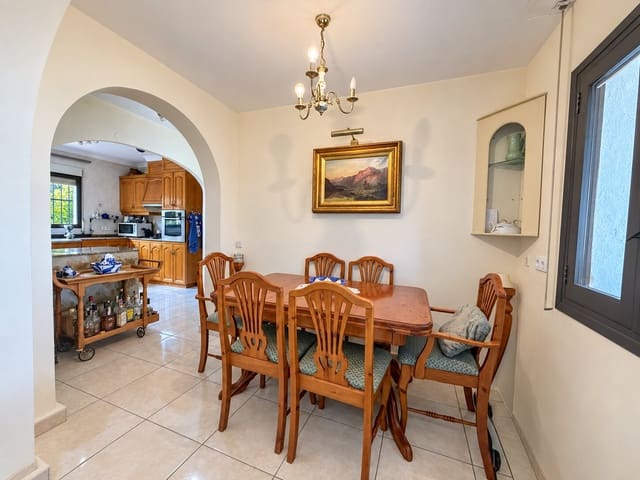 Chalet de 3 habitaciones en Benidoleig en venta con piscina garaje - 328.000 € (Ref: 10080526)