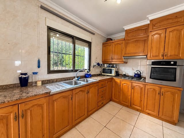 Chalet de 3 habitaciones en Benidoleig en venta con piscina garaje - 328.000 € (Ref: 10080526)