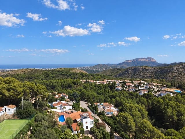 Chalet de 3 habitaciones en Benidoleig en venta con piscina garaje - 328.000 € (Ref: 10080526)
