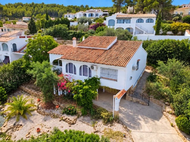 Chalet de 3 habitaciones en Benidoleig en venta con piscina garaje - 328.000 € (Ref: 10080526)