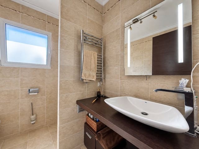 4 slaapkamer Villa te koop in Benidoleig met zwembad garage - € 479.000 (Ref: 10085572)