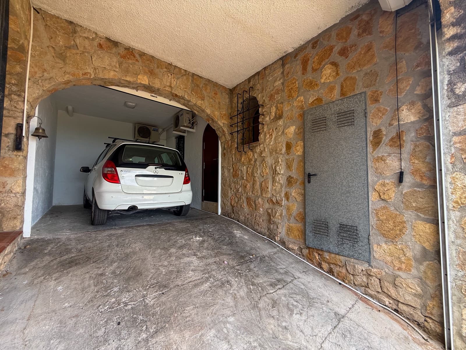 4 slaapkamer Villa te koop in Benidoleig met zwembad garage - € 479.000 (Ref: 10085572)