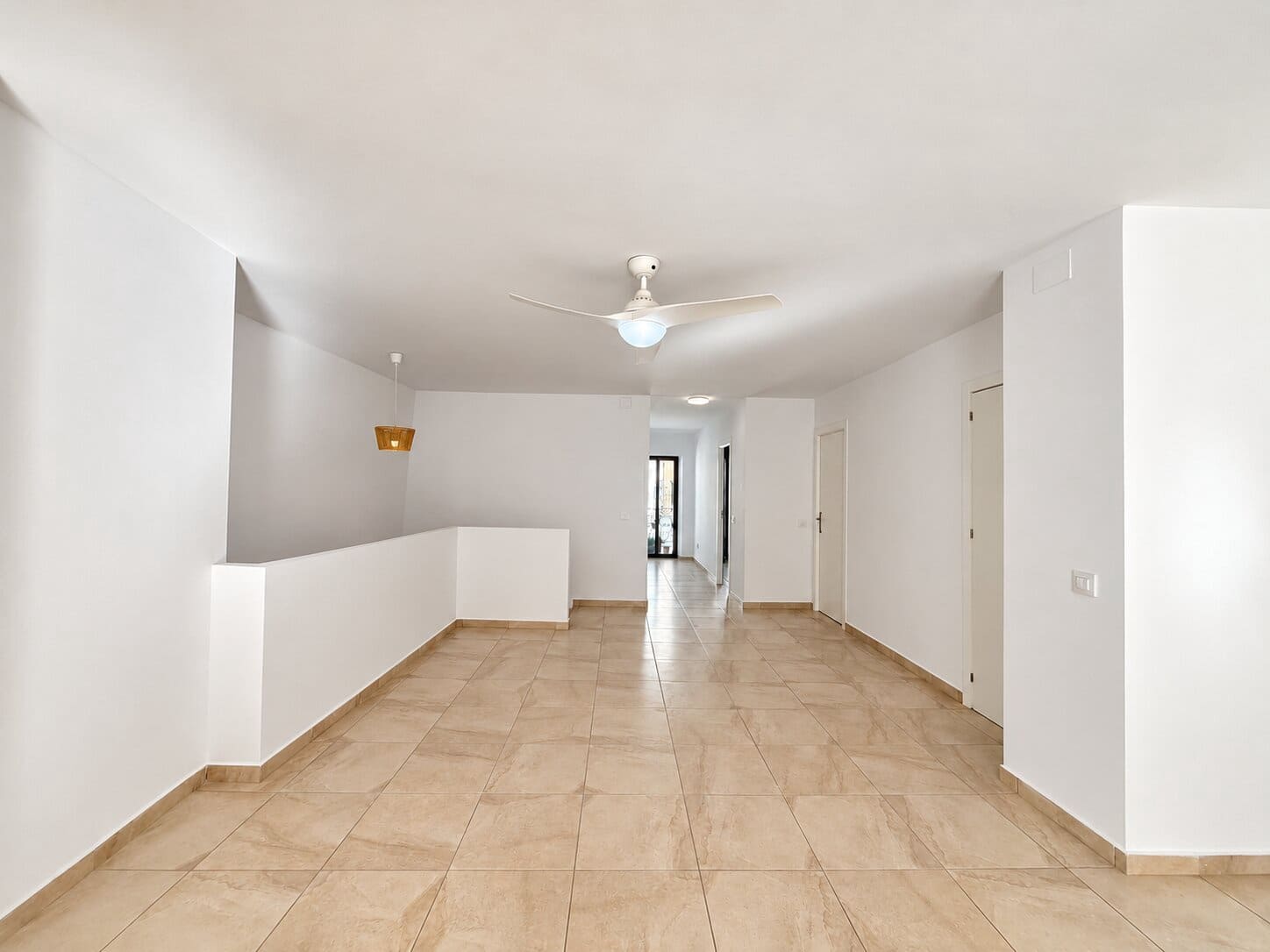 6 bedroom Townhouse for sale in Llosa de Camacho with garage - € 425,000 (Ref: 10099735)