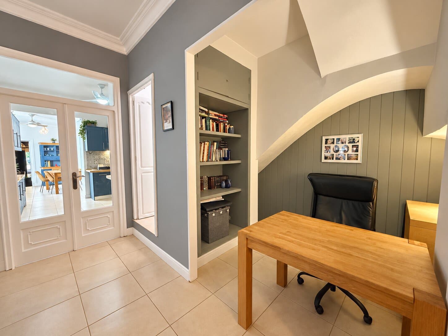 6 bedroom Townhouse for sale in Llosa de Camacho with garage - € 425,000 (Ref: 10099735)