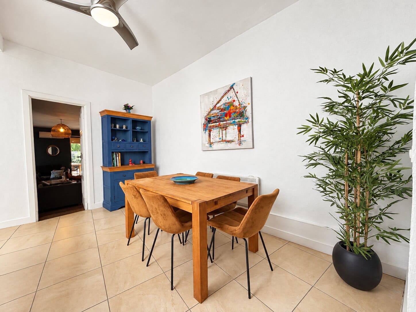 6 bedroom Townhouse for sale in Llosa de Camacho with garage - € 425,000 (Ref: 10099735)