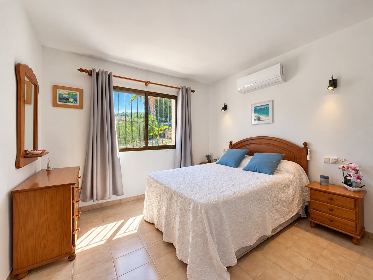 3 bedroom Villa for sale in Orba with pool garage - € 450,000 (Ref: 10110902)