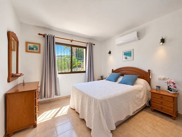 3 bedroom Villa for sale in Orba with pool garage - € 450,000 (Ref: 10110902)