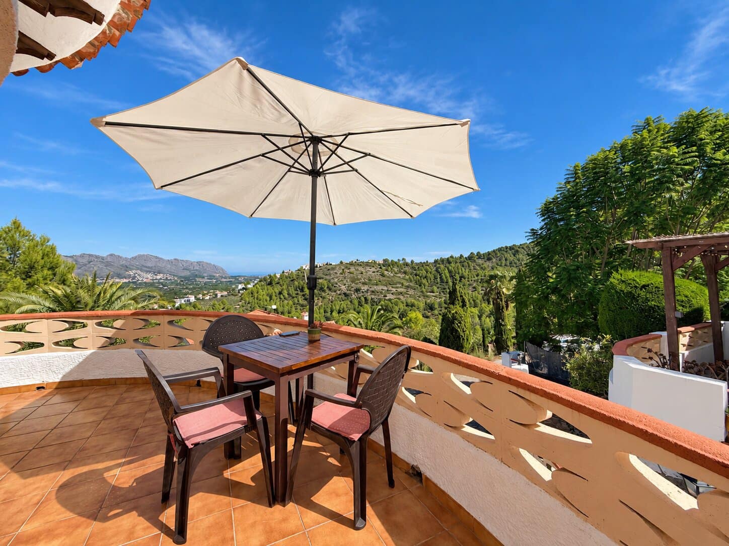 3 bedroom Villa for sale in Orba with pool garage - € 450,000 (Ref: 10110902)
