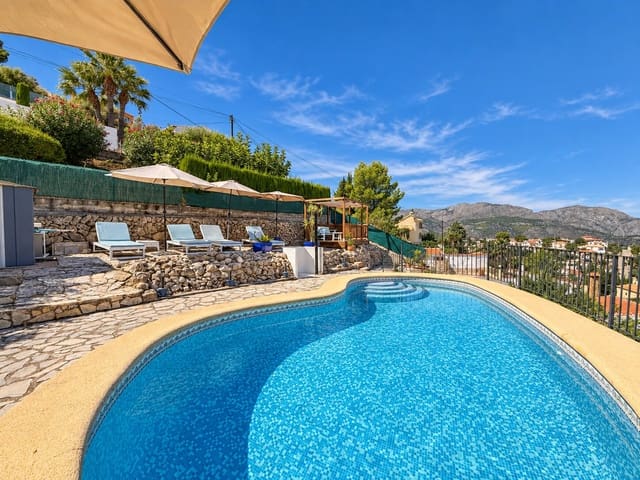 3 bedroom Villa for sale in Orba with pool garage - € 450,000 (Ref: 10110902)