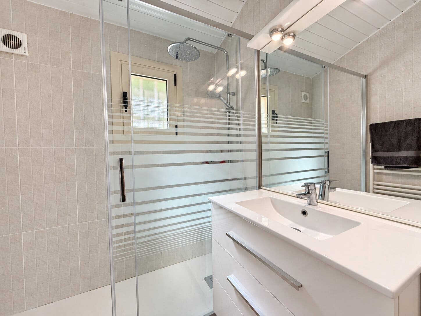 2 soveværelse Villa til salg i Orba med swimmingpool garage - € 425.000 (Ref: 10115443)